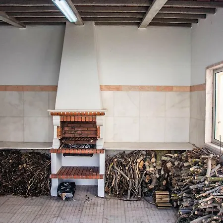 Vandrerhjem Gundi House *