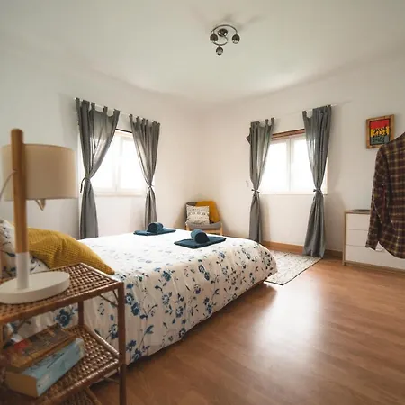 Gundi House Vandrerhjem Ericeira