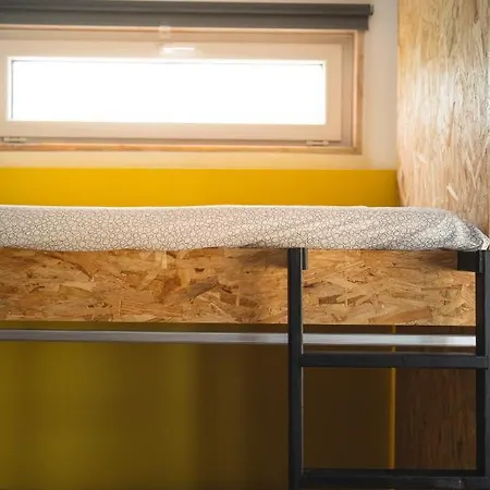 Gundi House Vandrerhjem *