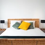 Gundi House * Ericeira