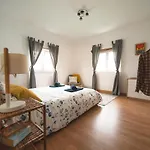 Gundi House Hostel Ericeira