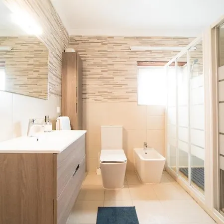 Albergue Gundi House *